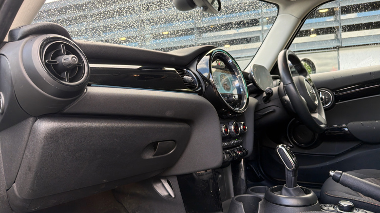 MINI Hatchback 1.5 Cooper Classic 5dr Auto Petrol Hatchback